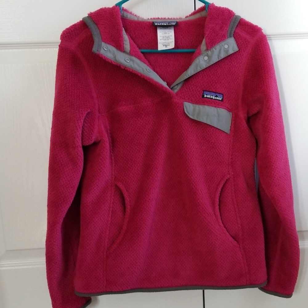 Magenta patagonia hooded re tool pullover